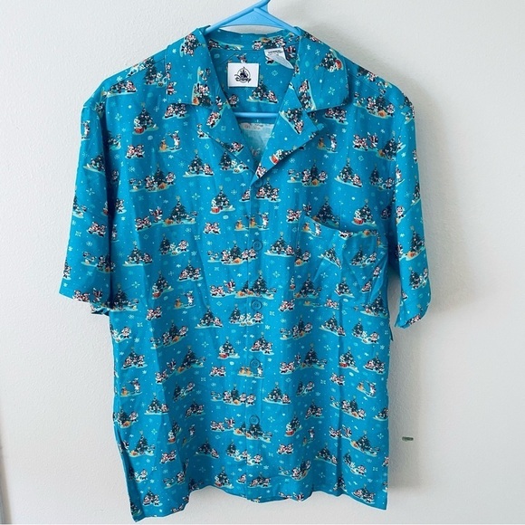 🎄 NWT Disney Parks Christmas Button-Up Shirt – Mickey & Friends (Size S) 🎅✨ - Picture 3 of 12